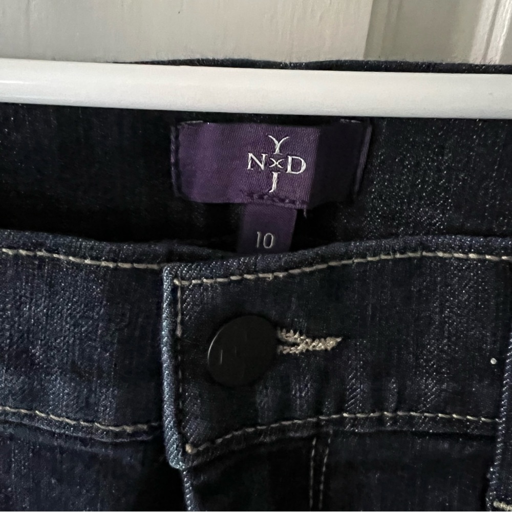 NWT NYDJ Slimming Lift Tuck Bermuda Shorts rolled cuff in Hollywood Blue Size 10 - Picture 3 of 11
